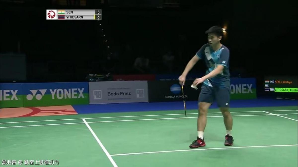 他都扮演着 他都扮演着